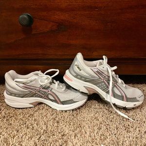 ASIC 6.5 Women Sneakers